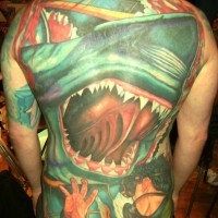 eccezionale dipinto colorato massiccio squalo orribile subacqueo tatuaggio pieno di schiena