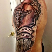 eccezionale realistica armatura tatuaggio sulla spalla