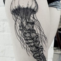 Awesome realistic jellyfish tattoo on thigh