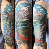 Schön aussehendes farbiges Schulter Tattoo des wilden  Walds mit Tieren und Boot
