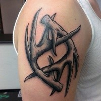 Beautiful looking illustrative style shoulder tattoo of deer horns