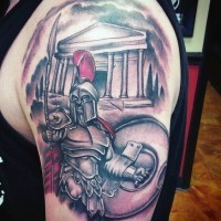 Tatuaje en el brazo,
 guerrero espartano impresionante