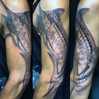 Tatuaje en el brazo, pez de océano enorme estupendo