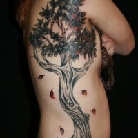Tatuaggio grande sulla schiena l'albero & le foglie