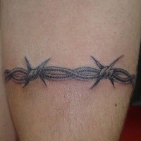 Tatuaje  de alambre de espina sencillo