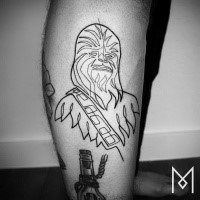 Schwarzes Oberschenkel Tattoo mit Chewbaccas Porträt