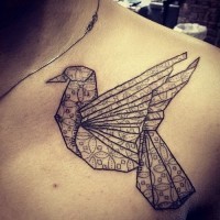 Tatuaje en el hombro, paloma origami