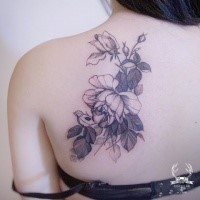 Blackwork style cool looking scapular tattoo of large rose by Zihwa