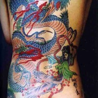 Tatuaje en la espalda, dragón japonés y geisha