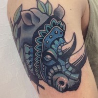 bello rinoceronte blu particolare tatuaggio su braccio