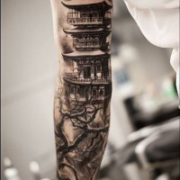Atemberaubendes sehr detailliertes asiatisches Haus schwarzweißes Tattoo am Arm