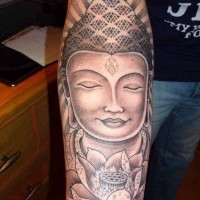 Buddha und Lotusblume Tattoo