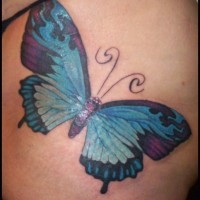 Tatuaggio colorato la farfalla blu
