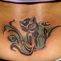 Farbiges Tattoo mit weiblicher Katze