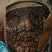 Farbiger im Horror Stil sehr detaillierter Zombie Soldat Tattoo