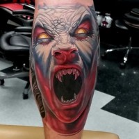 colorato vampiro sanguinoso tatuaggio pieno di gamba
