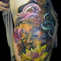 Bunter Buddha und Lotus Tattoo von Tony Mancia