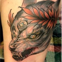 Tatuaje  de lobo malvado con la boca en sangre