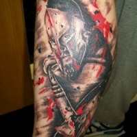 Tatuaje en la pierna, guerrero antiguo en sangre