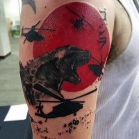 Estupendo tatuaje gran Godzilla con helicopteros en el fondo del sol rojo realizado en estilo asiático en el antebrazo