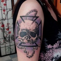 Cool colored human skull tattoo on shoulder with bicycle chain