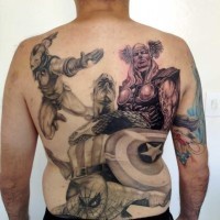 Tatuaje en la espalda, superhéroes maravillosos de cómics