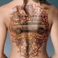 fresca idea di macchina tatuaggio sulla schiena