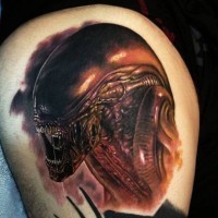 Cool realistic xenomorph predator tattoo