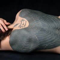 Schöne Idee für Tattoo mit Flügeln am ganzen Rücken