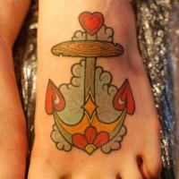 Süßes Tattoo Anker mit Herzen  auf dem Fuß für Mädels