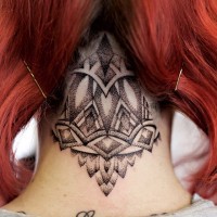 Dot Stil schwarzes im Barock-Stil Hals Tattoo mit verschiedenen Ornamenten