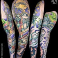fantastico multicolore guerriero mostro tatuaggio avambraccio