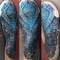 Tatuaje en el brazo, armadura celta estupenda detallada