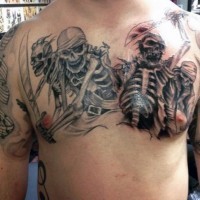 Lustige schwarzweiße Piraten-Skelette Tattoo an der Brust