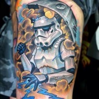 Lustige Design und farbiges Arm Tattoo von Storm Trooper mit Death Star in der Form vom Regenschirm