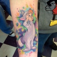 Lustiges im Illustration Stil farbiges Unterarm Tattoo von Peter Pan