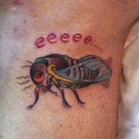 Tatuaje  de mosca bonita pequeña