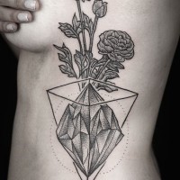 carino tema geometrica inchiostro nero fiori con diamante tatuaggio su lato