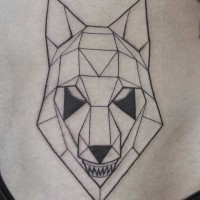 Tatuaje  de lobo geométrico, líneas negras