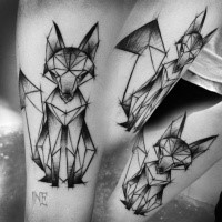 Dibujo de tatuaje de estilo geométrico pintado por Inez Janiak de un zorro interesante