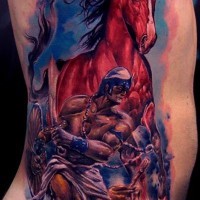 Tatuaje en el costado,  caballo estupendo con guerrero intrépido