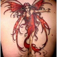 Tatuaje de hada roja alta   en la espalda
