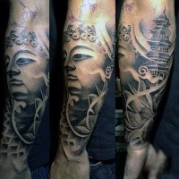 Hinduistischer Stil schwarzes und weißes Unterarm Tattoo mit der Buddhas Statue und alten Tempel