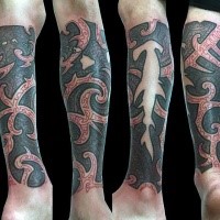Hausgemachter Stil farbiges Bein Tattoo mit verschiedenen Ornamenten und Hai