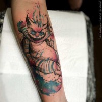 Hausgemachtes Aquarell Unterarm Tattoo mit Cheshirer Katze