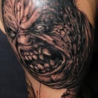 orribile mostro spaventoso tatuaggio