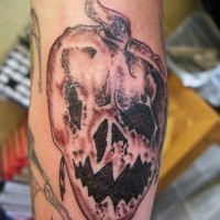 cartone animato orrore semplice bianco e nero maledetta zucca tatuaggio su braccio