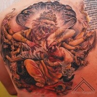 Illustrativer Stil gruseliger hinduistischer Gott Tattoo am Rücken