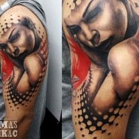 Incredible looking colored shoulder tattoo of seductive woman