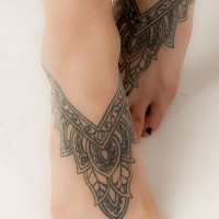 Ink gray pretty both foot tattoo in Henna style